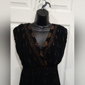 Lapogge Elegant Black and Gold Maxi Dress